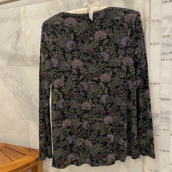 Floral Tee in gorgeous fall colors - Picture 2 of 3